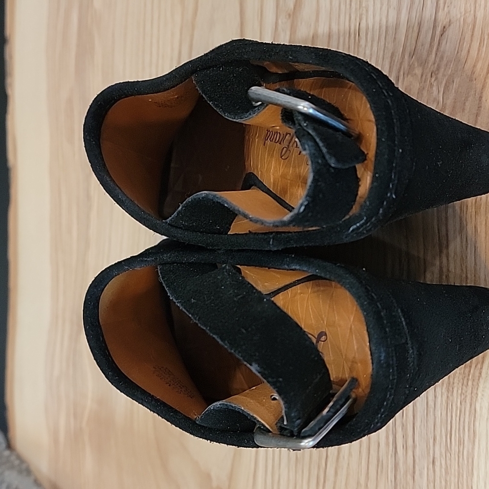 Lucky Brand wedges size 6 and 1/2 black suede - Picture 11 of 12